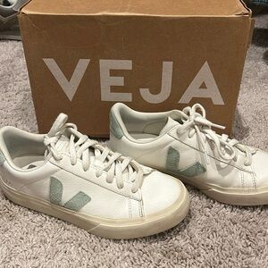 Veja Campo Sneaker - Extra White/Matcha - Women’s 7
